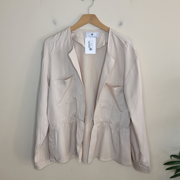 NWT Everyday Chic Boutique | Beige Peplum Open Front Jacket Size Medium - Picture 1 of 4
